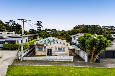 Photo of property in 86 Pioneer Road, Moturoa, New Plymouth, 4310