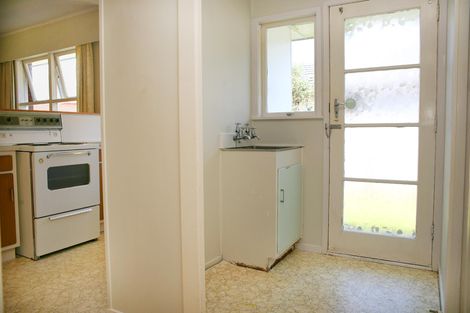 Photo of property in 2/55 Orams Road, Hillpark, Auckland, 2102