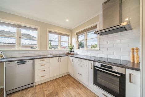 Photo of property in 2/30 Marion Street, Silverstream, Upper Hutt, 5019