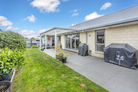 Photo of property in 5 Davaar Crescent, Broomfield, Christchurch, 8042