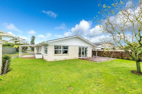 Photo of property in 5 Woodstock Crescent, Leamington, Cambridge, 3432