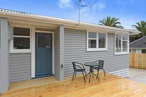 Photo of property in 2 Thomson Grove, Stokes Valley, Lower Hutt, 5019