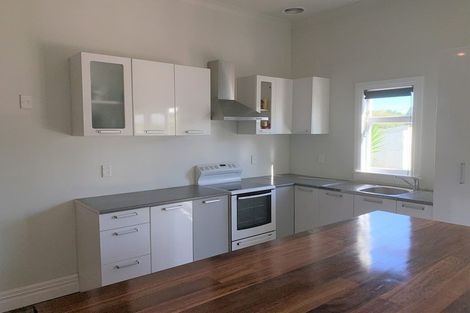 Photo of property in 14 Lee Street, Southbridge, 7602