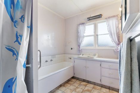 Photo of property in 2 Taverner Street, Carterton, 5713