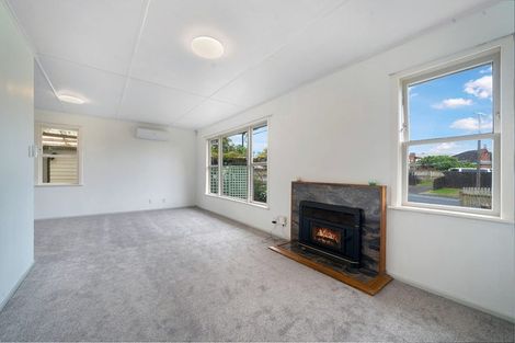 Photo of property in 49 Longburn Road, Henderson, Auckland, 0610