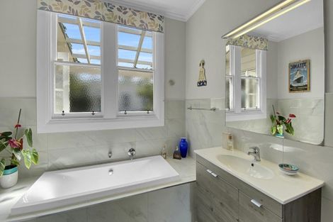 Photo of property in 36 The Esplanade, Westshore, Napier, 4110