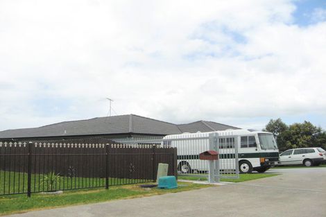 Photo of property in 44 Morewa Place, Takanini, 2112