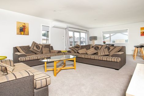 Photo of property in 18 Tarata Grove, Lansdowne, Masterton, 5810