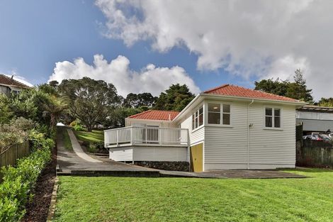 Photo of property in 257 Titirangi Road, Titirangi, Auckland, 0604