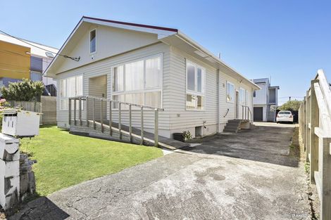 Photo of property in 107 Rongotai Road, Kilbirnie, Wellington, 6022