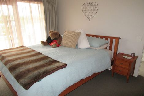 Photo of property in 29 Chateau Crescent, Rangatira Park, Taupo, 3330