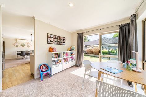 Photo of property in 8 Beechwood Way, Te Marua, Upper Hutt, 5018