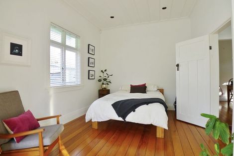 Photo of property in 29 Stafford Road, Northcote Point, Auckland, 0627