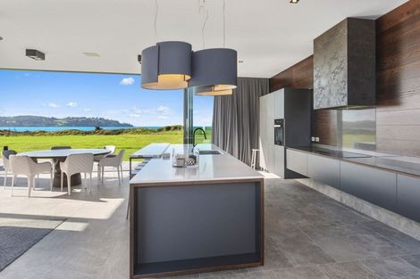 Photo of property in 51 Kewai Street, Omaha, 0986