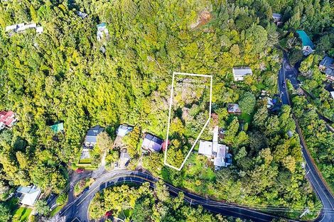 Photo of property in 898 West Coast Road, Waiatarua, Auckland, 0604