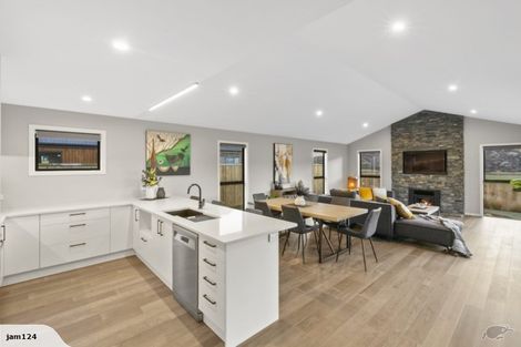 Photo of property in 19 Wheat Street, Jacks Point, Queenstown, 9371