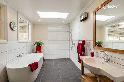 Photo of property in 27 Harbour Terrace, Careys Bay, Port Chalmers, 9023