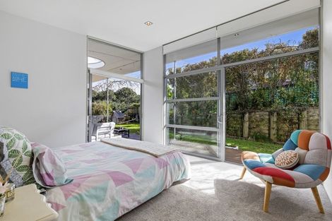 Photo of property in 10d Sunnynook Road, Sunnynook, Auckland, 0620