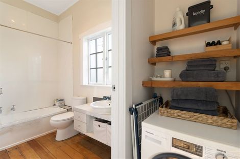 Photo of property in 5 Rewa Street, New Lynn, Auckland, 0600