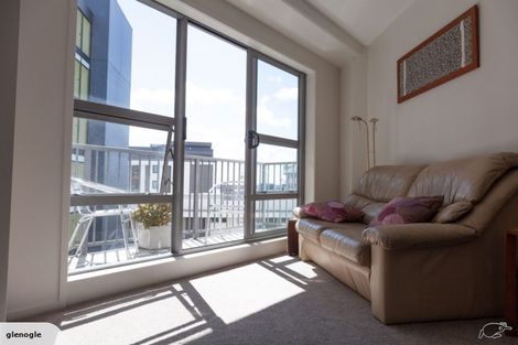 Photo of property in Harbour Green Apartments, 907/11 Union Street, Auckland Central, Auckland, 1010