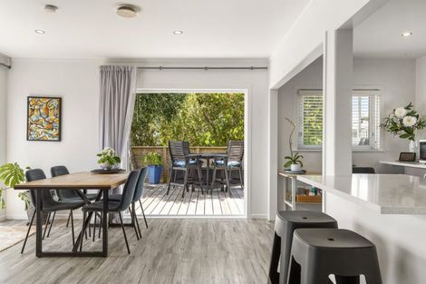 Photo of property in 34 Tiri Tiri Road, Birkdale, Auckland, 0626