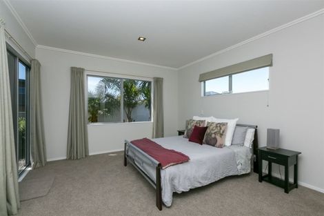 Photo of property in 18 Parkvue Drive, Bell Block, New Plymouth, 4312