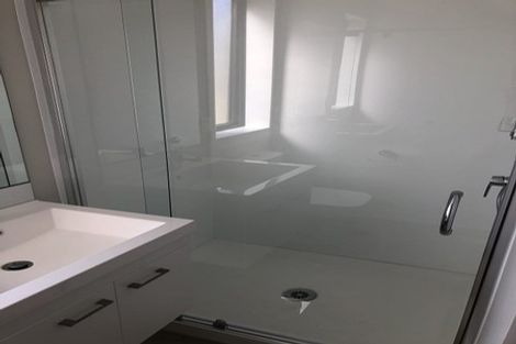 Photo of property in 60b Seymour Road, Sunnyvale, Auckland, 0612