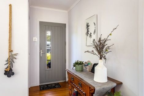 Photo of property in 30 Awanui Street, Merrilands, New Plymouth, 4312