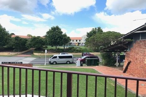 Photo of property in 1/1 Briar Way, New Lynn, Auckland, 0600