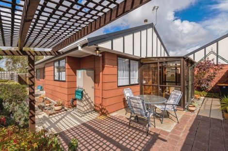 Photo of property in 25 Colonial Place, Kelvin Grove, Palmerston North, 4414