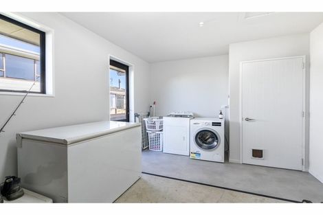 Photo of property in 37 Vogel Place, Waikiwi, Invercargill, 9810