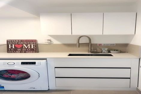 Photo of property in 10a Glenfield Road, Birkenhead, Auckland, 0626