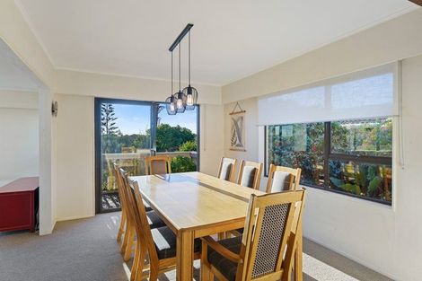 Photo of property in 36 Queens Road, Waikanae Beach, Waikanae, 5036