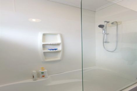 Photo of property in 228 Whitney Street, Blockhouse Bay, Auckland, 0600