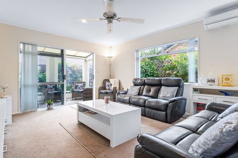 Photo of property in 28 Dan Tori Place, Orewa, 0931