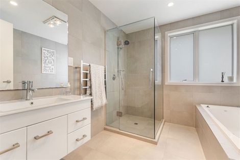 Photo of property in 773 Waitakere Road, Kumeu, 0891