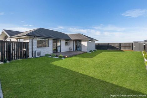 Photo of property in 160 Shillingford Boulevard, Rolleston, 7615