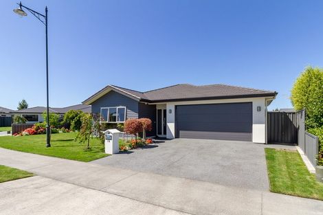 Photo of property in 12 Rotoiti Way, Poraiti, Napier, 4112