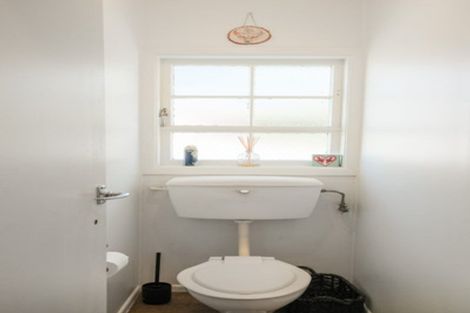 Photo of property in 10 Jarmey Place, Mangakakahi, Rotorua, 3015