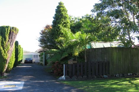 Photo of property in 30 Flanshaw Road, Te Atatu South, Auckland, 0610