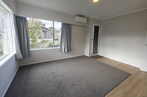 Photo of property in 1/4 Mahuta Grove, Northcote, Auckland, 0627