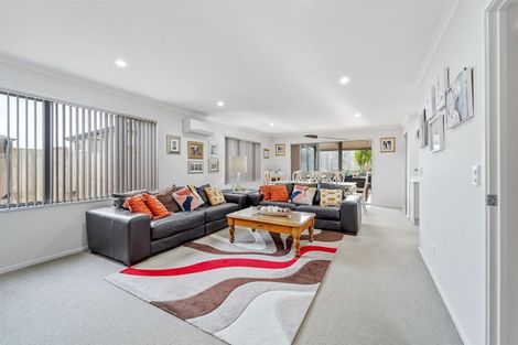 Photo of property in 18 Maylee Crescent, Gulf Harbour, Whangaparaoa, 0930