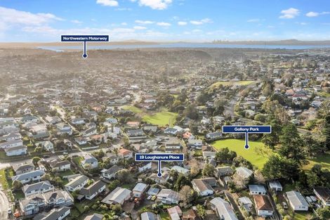 Photo of property in 19 Loughanure Place, Massey, Auckland, 0614