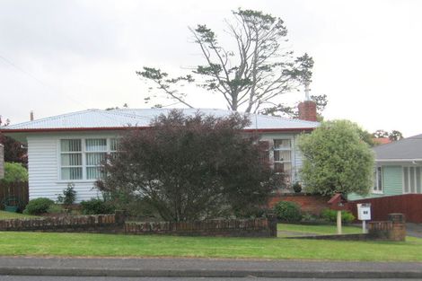 Photo of property in 2/13 Kamara Road, Glen Eden, Auckland, 0602