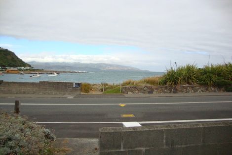 Photo of property in 2/201 Derwent Street, Island Bay, Wellington, 6023