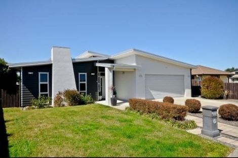 Photo of property in 44 Coleraine Drive, Rototuna, Hamilton, 3210