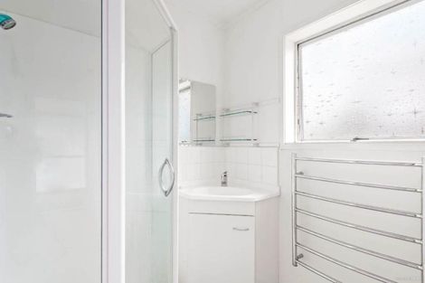 Photo of property in 2/42 Blacklock Avenue, Henderson, Auckland, 0612