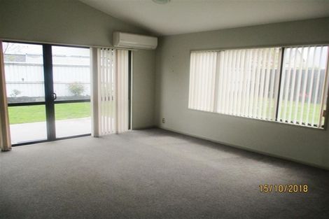 Photo of property in 28 Broadhaven Avenue, Parklands, Christchurch, 8083