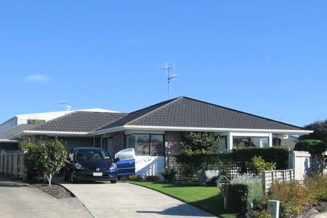 Photo of property in 23 Dennis Taylor Court, Paraparaumu, 5032