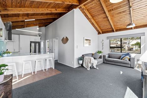 Photo of property in 640a Whangaparaoa Road, Stanmore Bay, Whangaparaoa, 0932